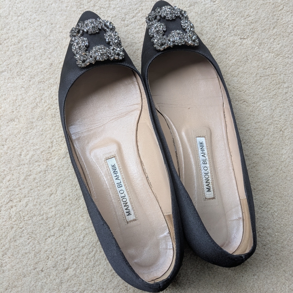 Manolo Blahnik HANGISIFLAT Black Satin Jewel Buckle Flat Pumps Size 39 - Picture 9 of 16